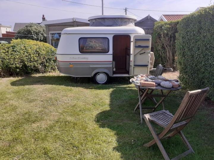 Sundial Cottage Eriba Caravan Norwich Exterior photo
